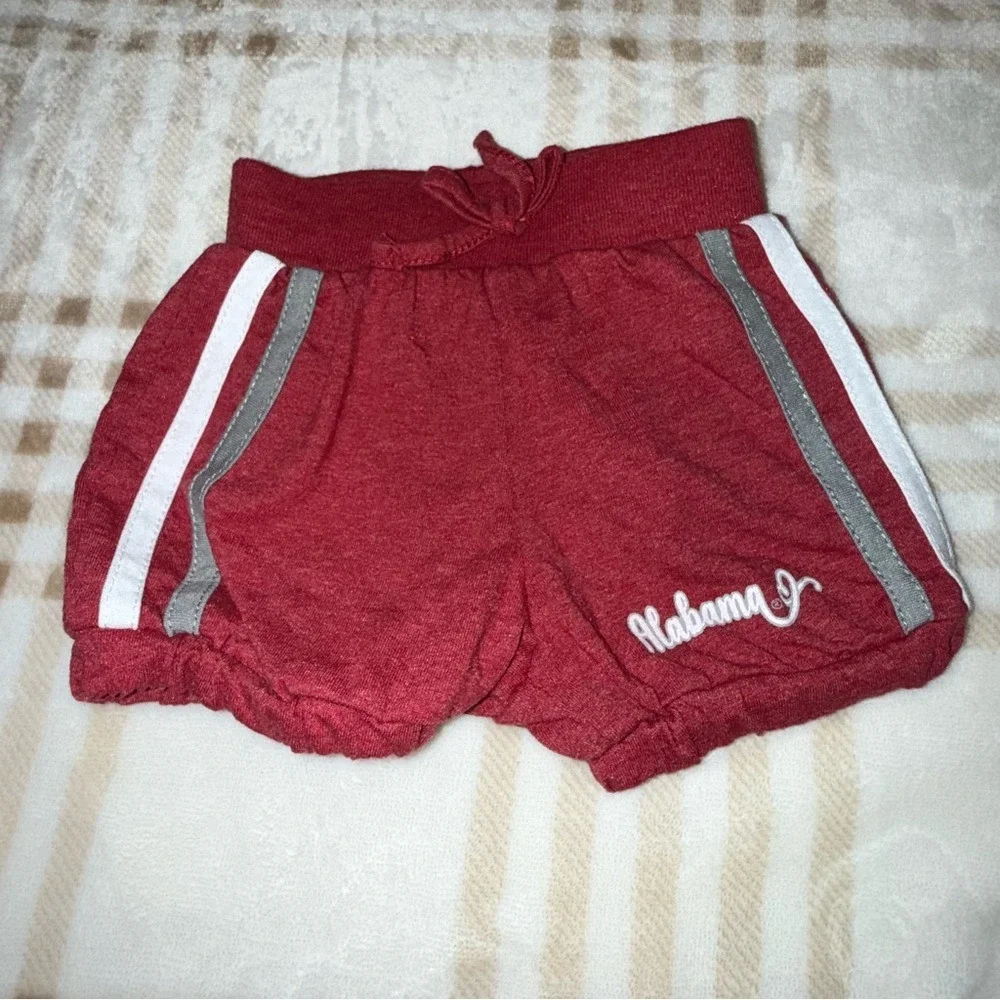 Colosseum Alabama Crimson Tide Infant Hoodie and Shorts Set Crimson 0-3 Months